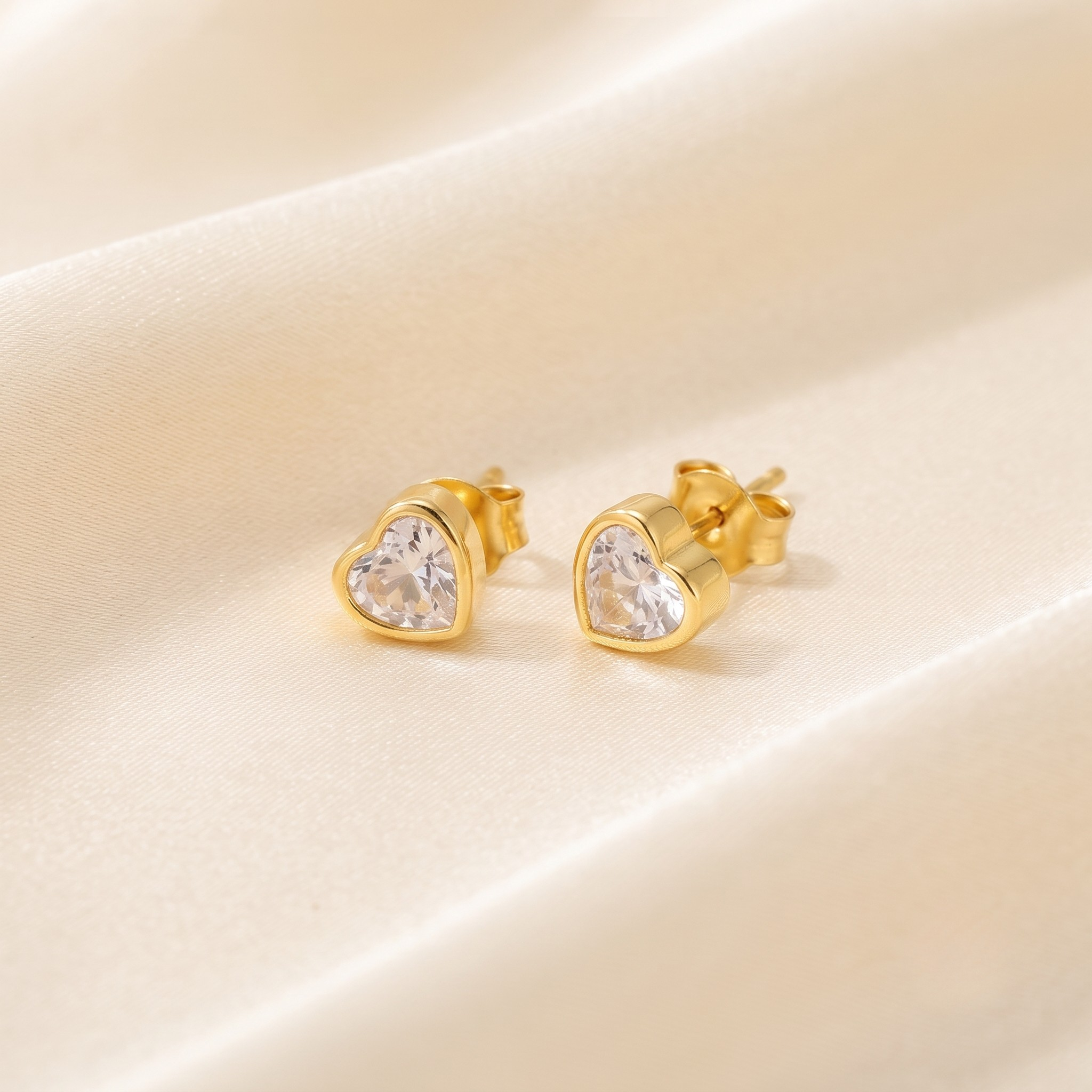 Valentina Heart Studs