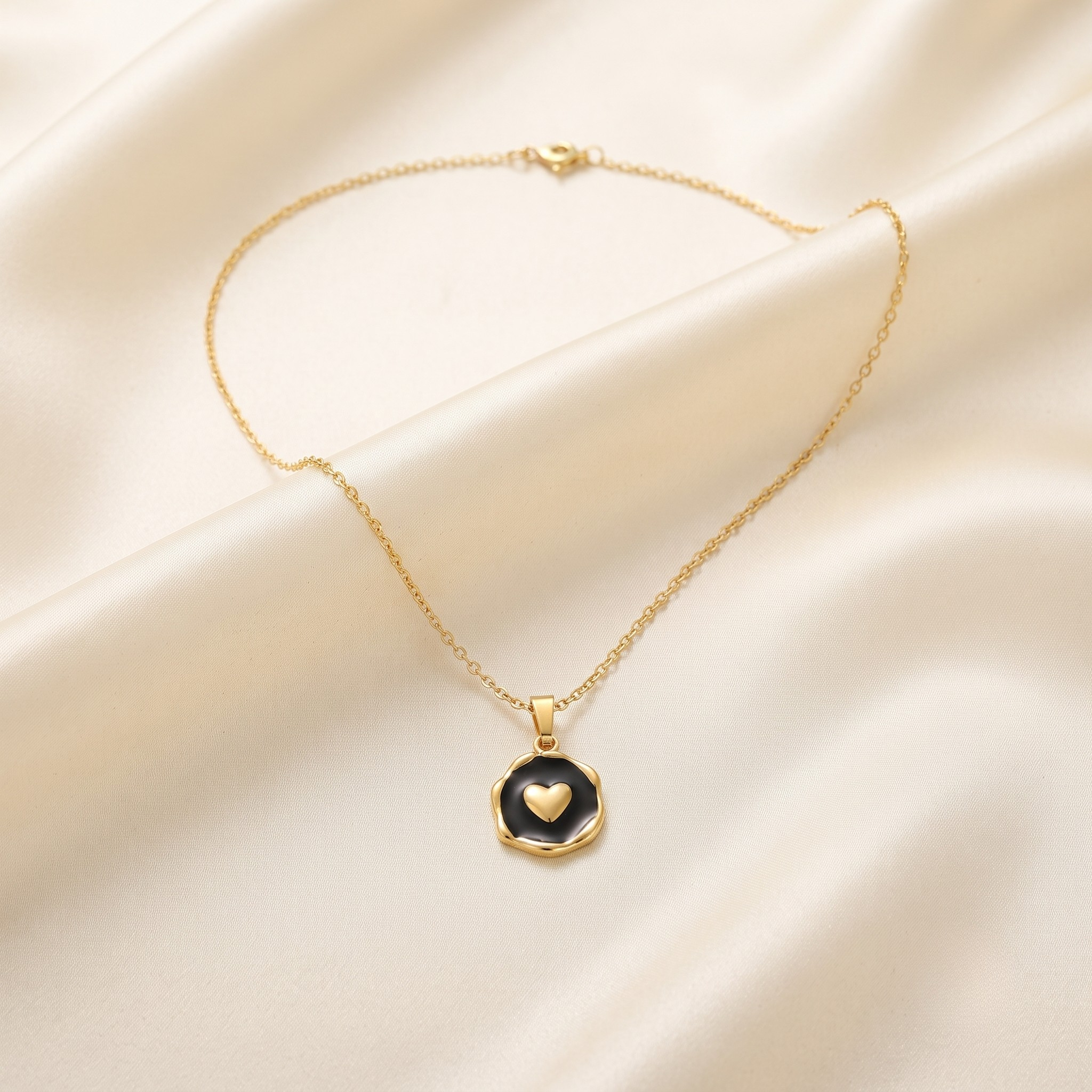 Noir Heart Pendant